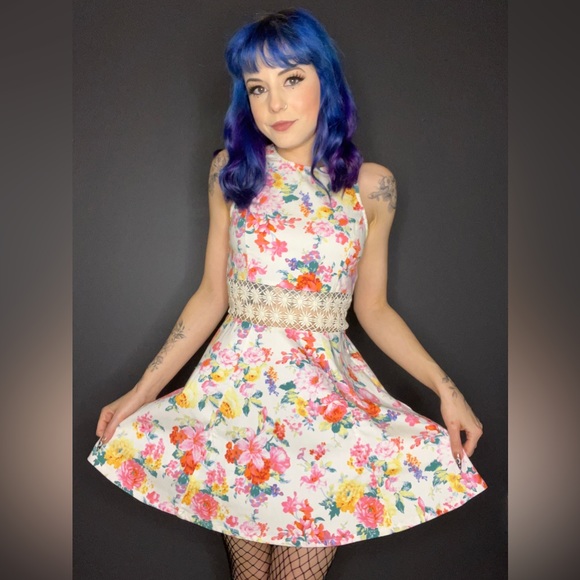 Colorful Floral Dress - Picture 3 of 7